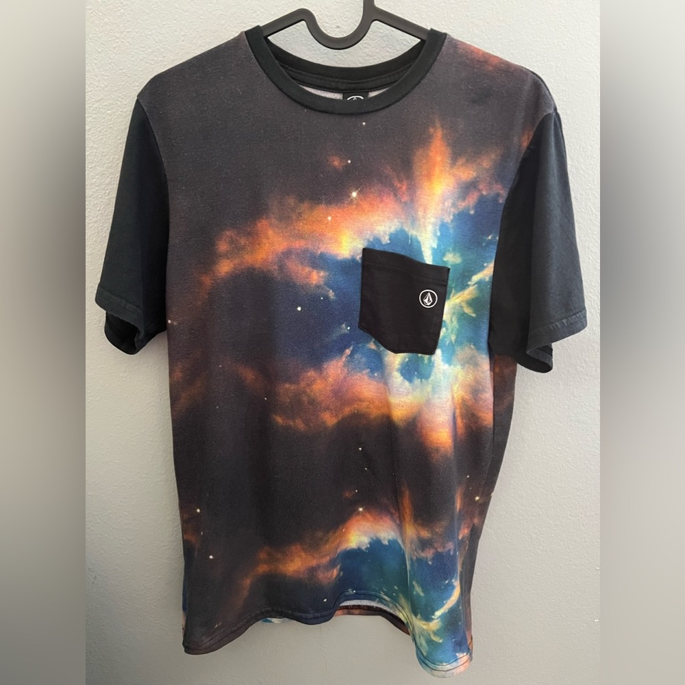 Volcom Mens medium shirt.